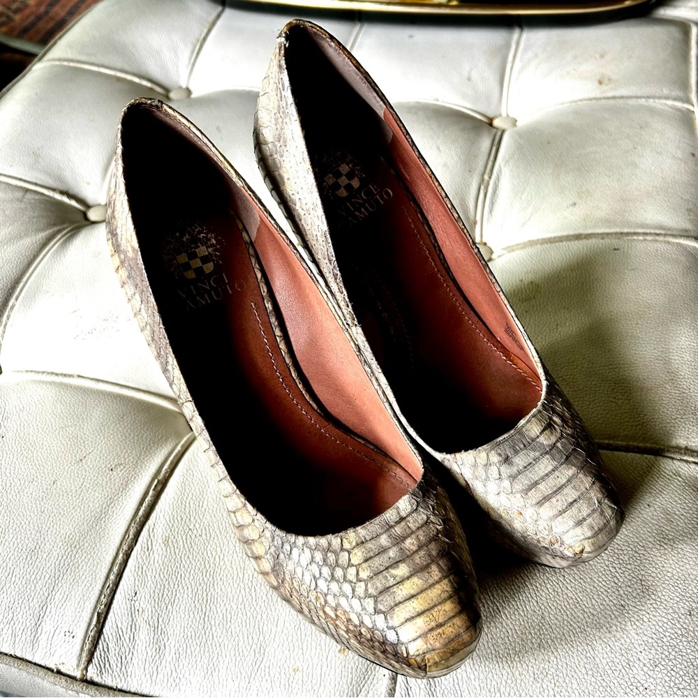 Vince camuto heels platform pumps snakeskin leather sz 7 good condition